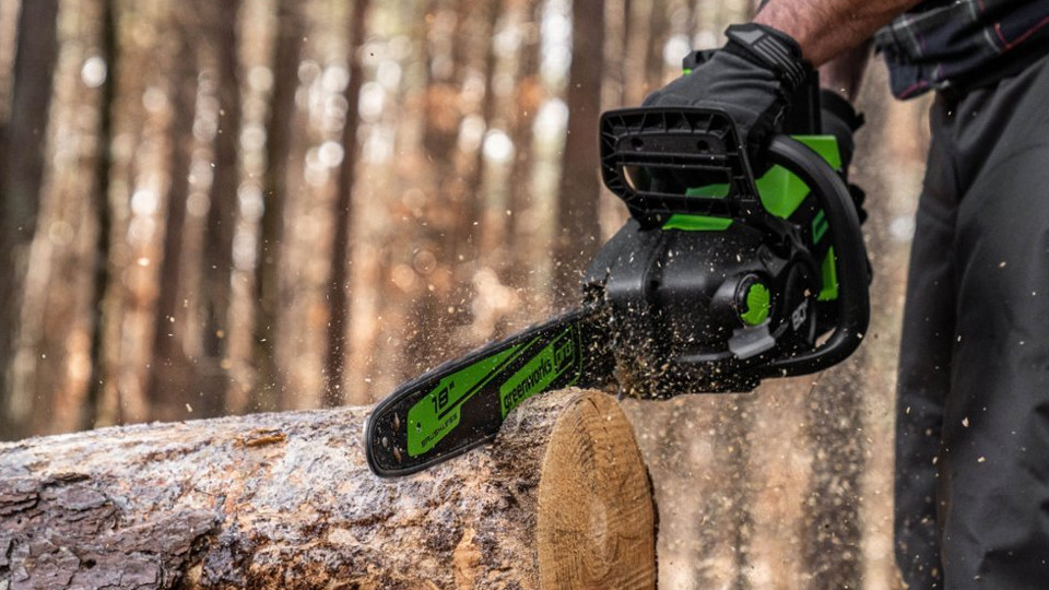 Greenworks 80V 18 inch battery powered electric chainsaw